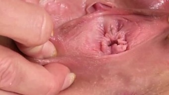 spreading pink pee redhead pissing pussy clit czech