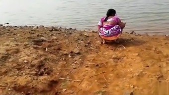 pee indian mature indian brown pissing