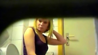 teen amateur spy hidden cam hidden cam voyeur teen (18+) toilet pussy blonde amateur ass