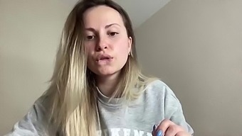 teen amateur play sex toy masturbation teen (18+) toy web cam solo blonde amateur